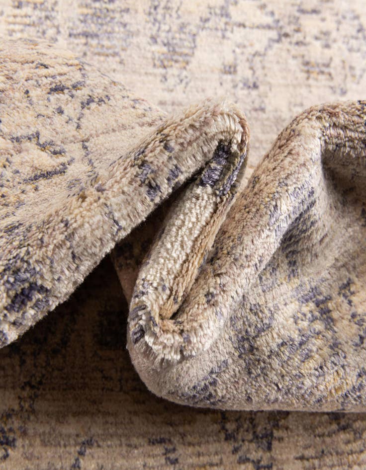 Detail image of  5' x 8' 2 Noble Rug