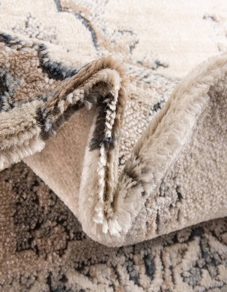 Detail image of  5' 3 x 7' 7 Oregon Rug