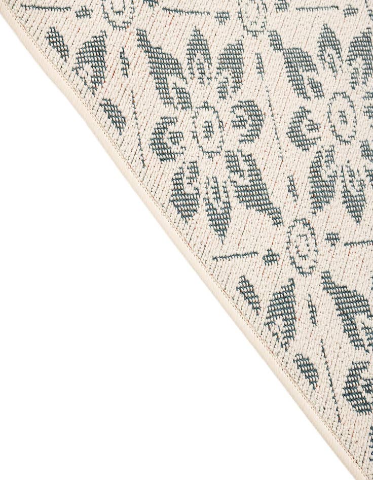 Detail image of  5' 3 x 7' 7  Washable Botanical Indoor / Outdoor Rug