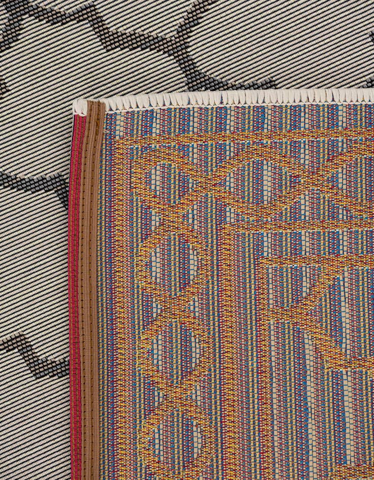 Detail image of  5' 3 x 7' 7  Washable Lattice Indoor / Outdoor Rug