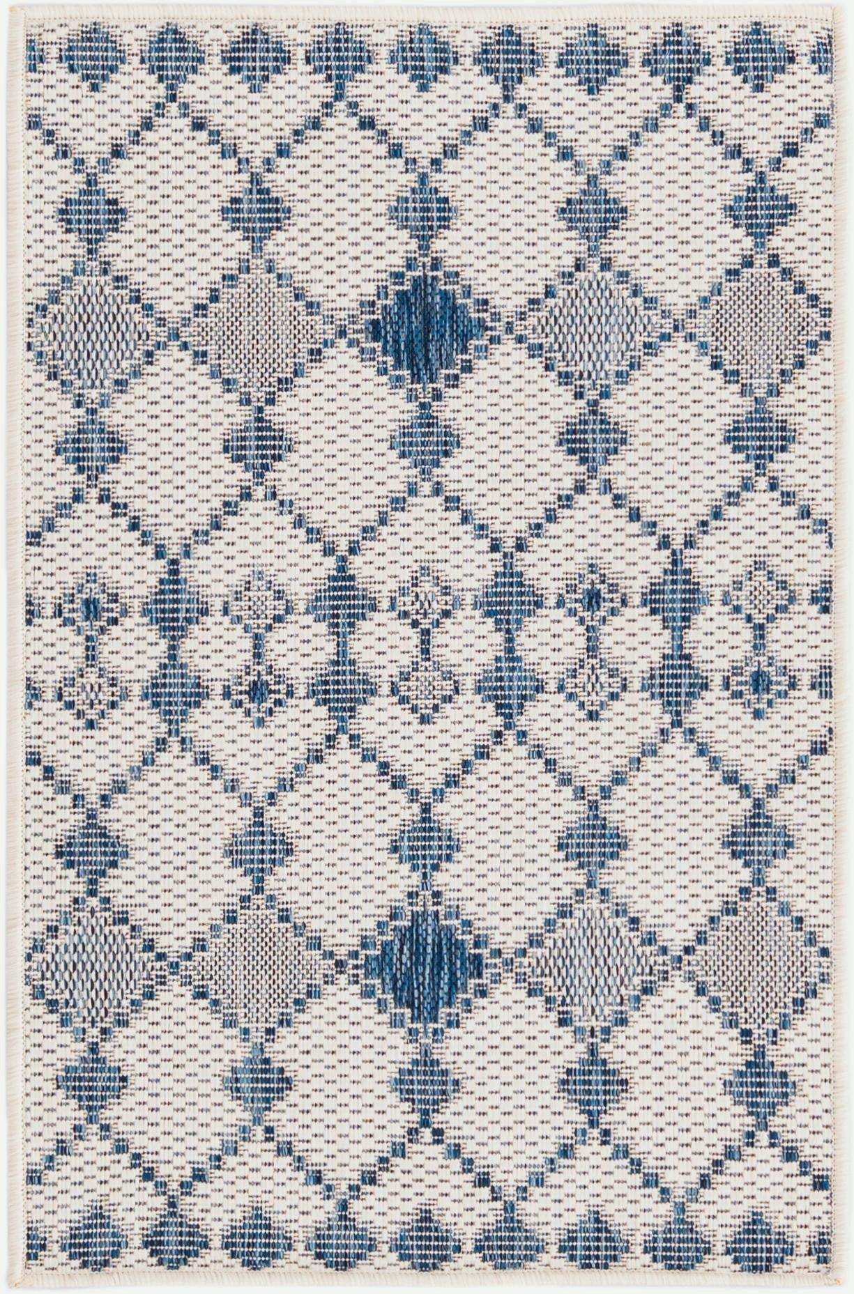  2' x 3'  Washable Lattice Indoor / Outdoor Rug