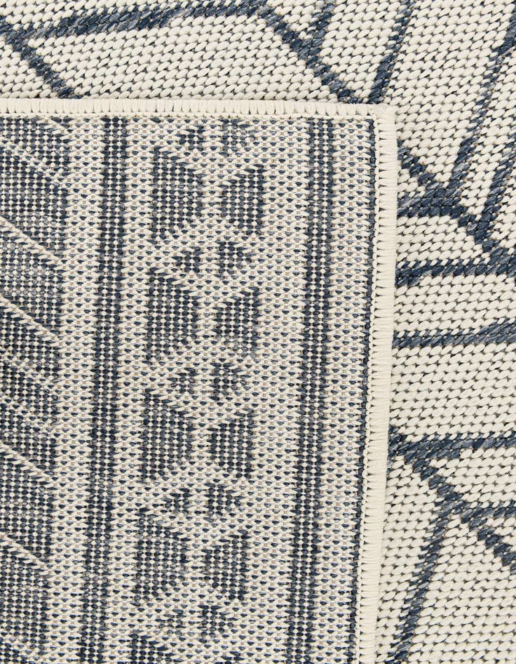 Detail image of  5' 2 x 7' 7  Washable Modern Indoor / Outdoor Rug