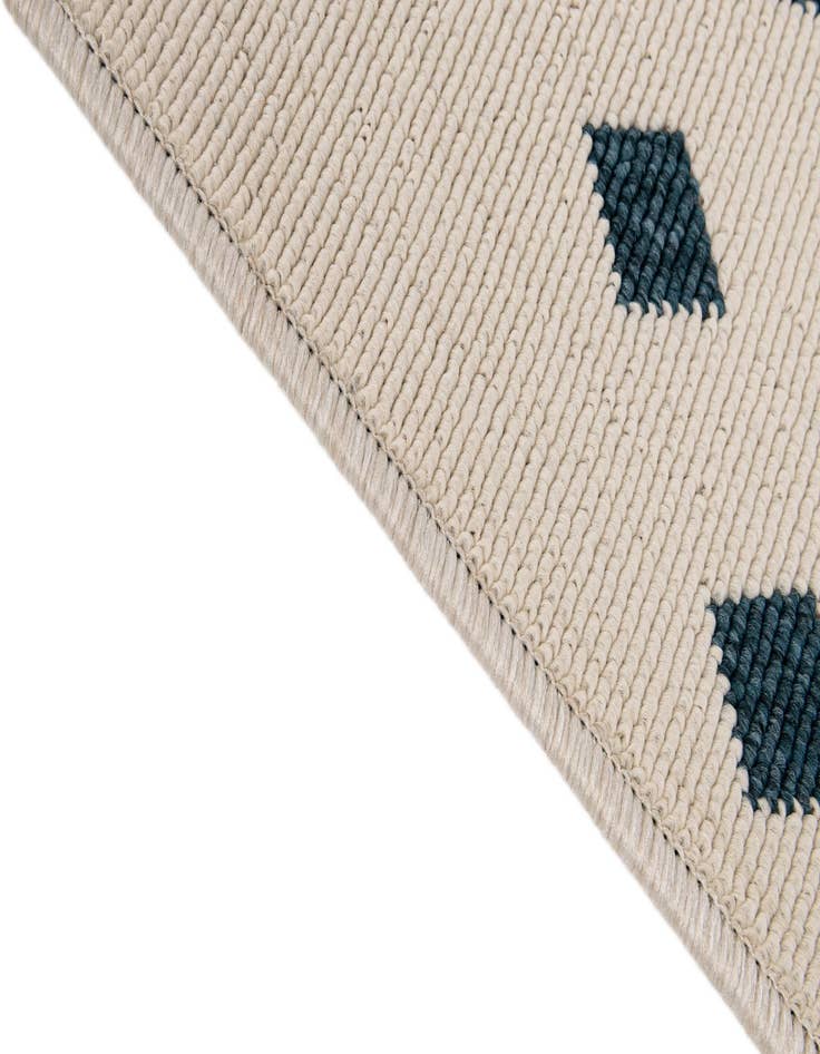 Detail image of  5' 2 x 7' 9  Washable Modern Indoor / Outdoor Rug
