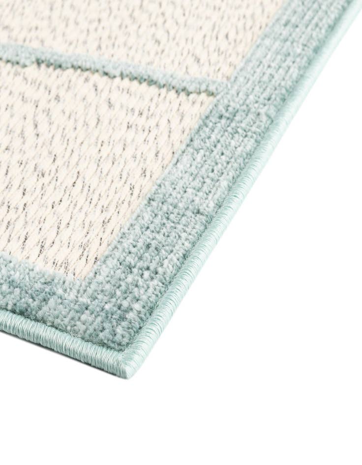 Detail image of  5' x 7' 7  Washable  Indoor / Outdoor Rug