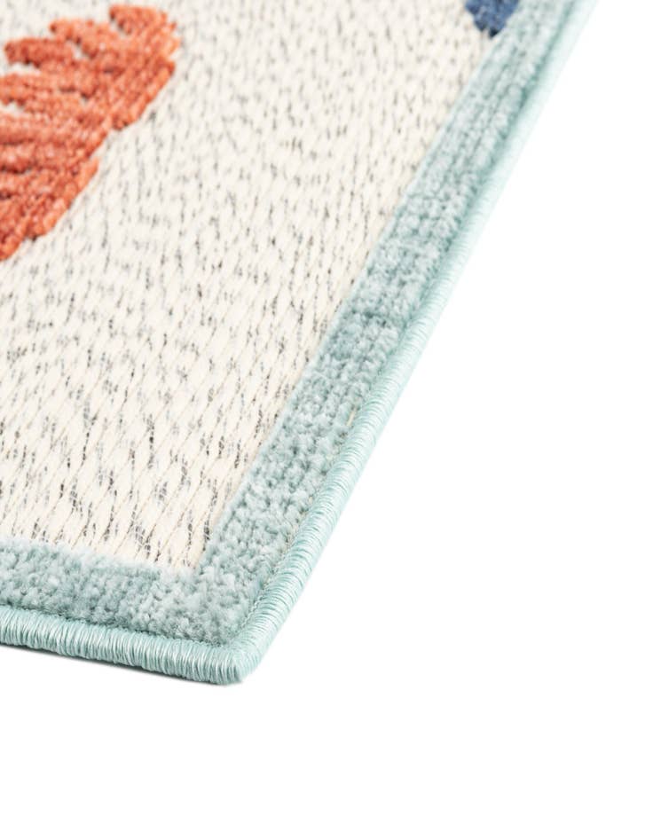 Detail image of  5' x 7' 7  Washable  Indoor / Outdoor Rug