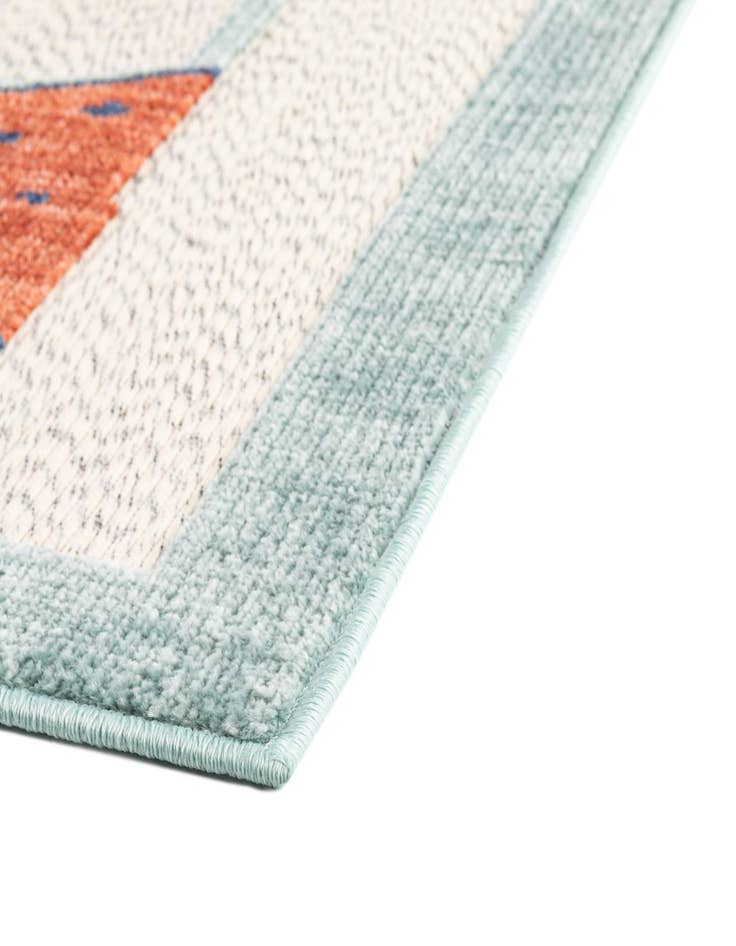 Detail image of  5' x 7' 7  Washable  Indoor / Outdoor Rug