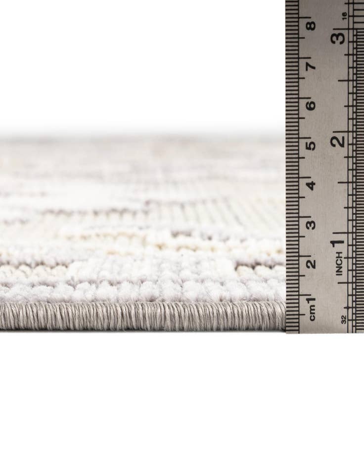 Detail image of  5' x 7' 7  Washable  Indoor / Outdoor Rug
