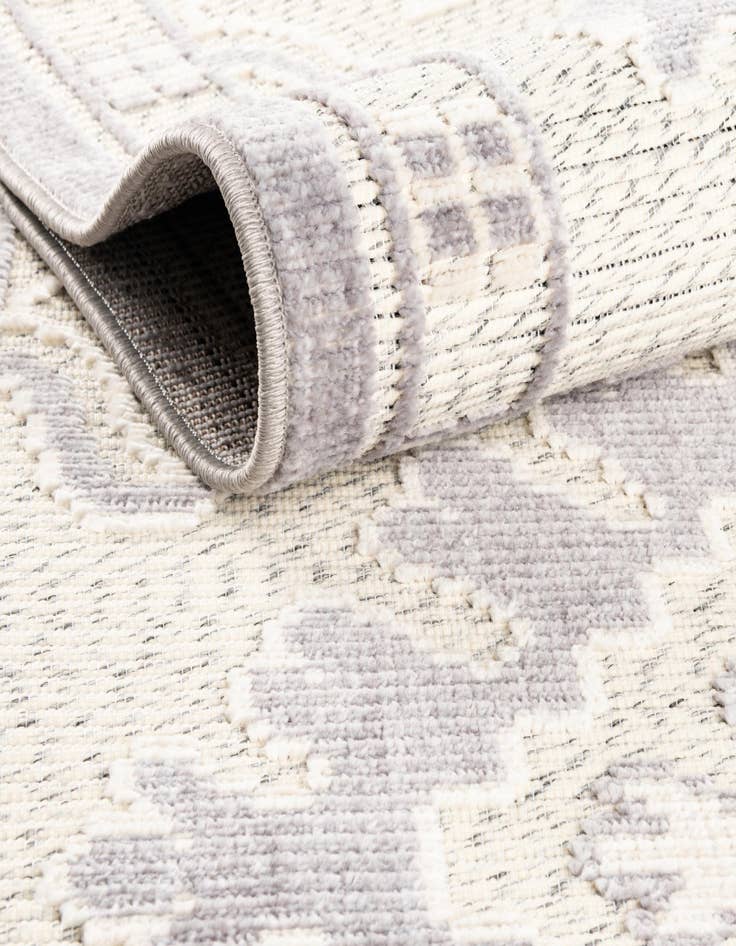 Detail image of  5' x 7' 7  Washable  Indoor / Outdoor Rug