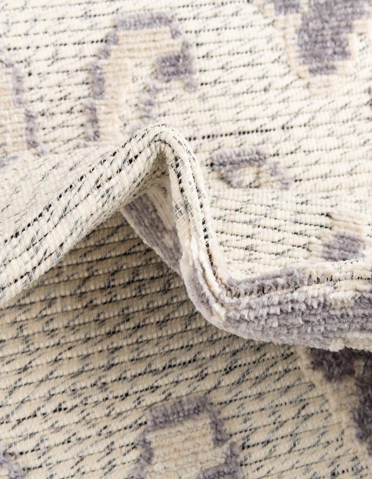 Detail image of  5' x 7' 7  Washable  Indoor / Outdoor Rug