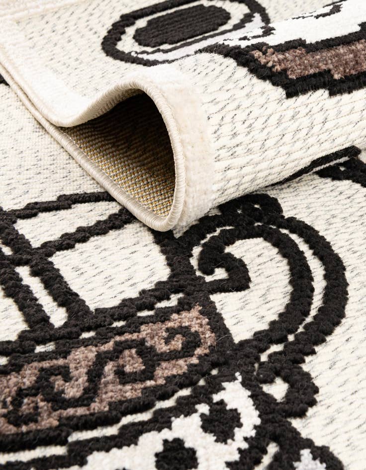 Detail image of  5' x 7' 7  Washable  Indoor / Outdoor Rug