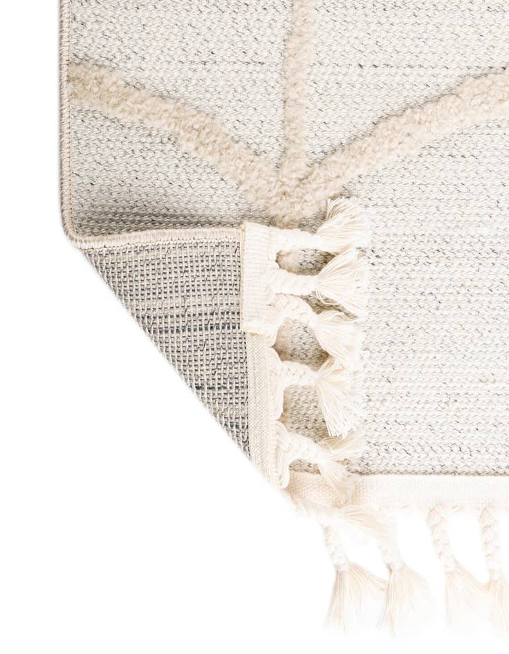 Detail image of  5' x 7' 7  Washable  Indoor / Outdoor Rug