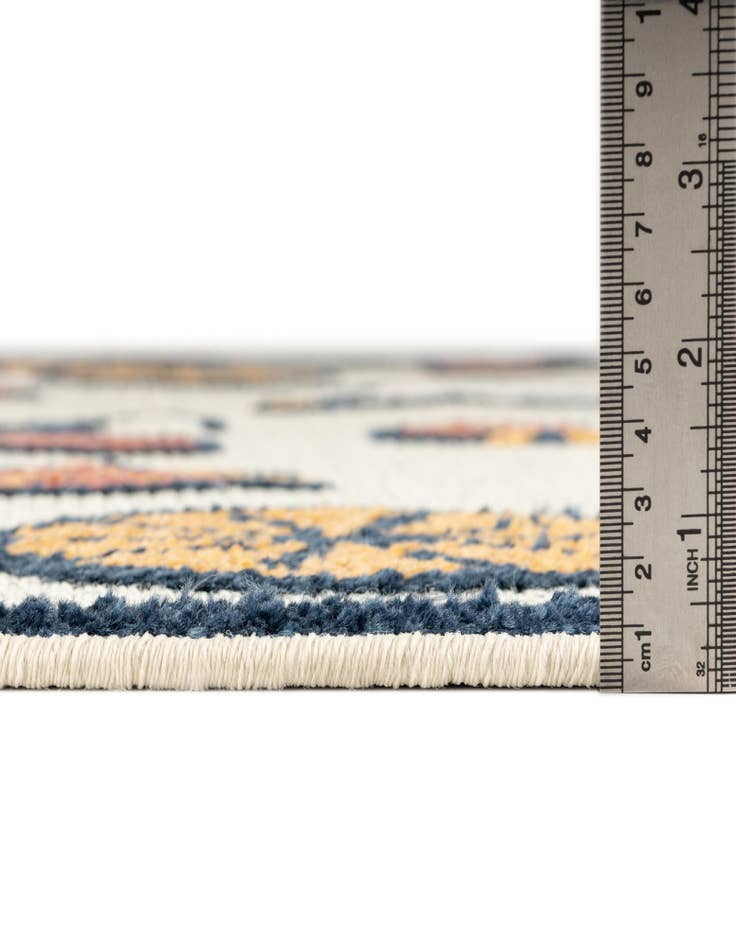 Detail image of  5' x 7' 7  Washable  Indoor / Outdoor Rug