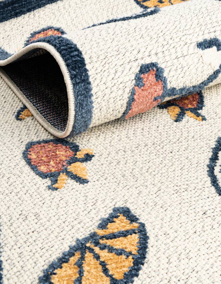 Detail image of  5' x 7' 7  Washable  Indoor / Outdoor Rug