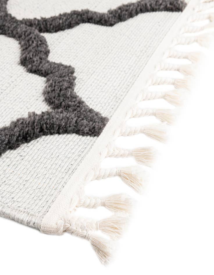 Detail image of  5' 3 x 7' 7  Washable  Indoor / Outdoor Rug