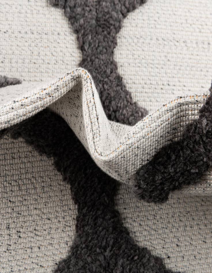 Detail image of  5' 3 x 7' 7  Washable  Indoor / Outdoor Rug