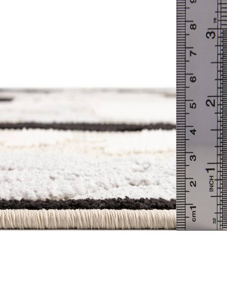 Detail image of  5' 3 x 7' 7  Washable  Indoor / Outdoor Rug