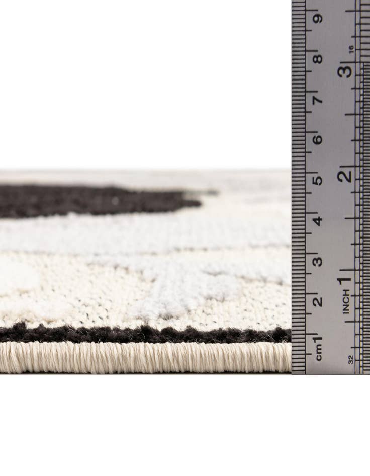 Detail image of  5' 3 x 7' 7  Washable  Indoor / Outdoor Rug