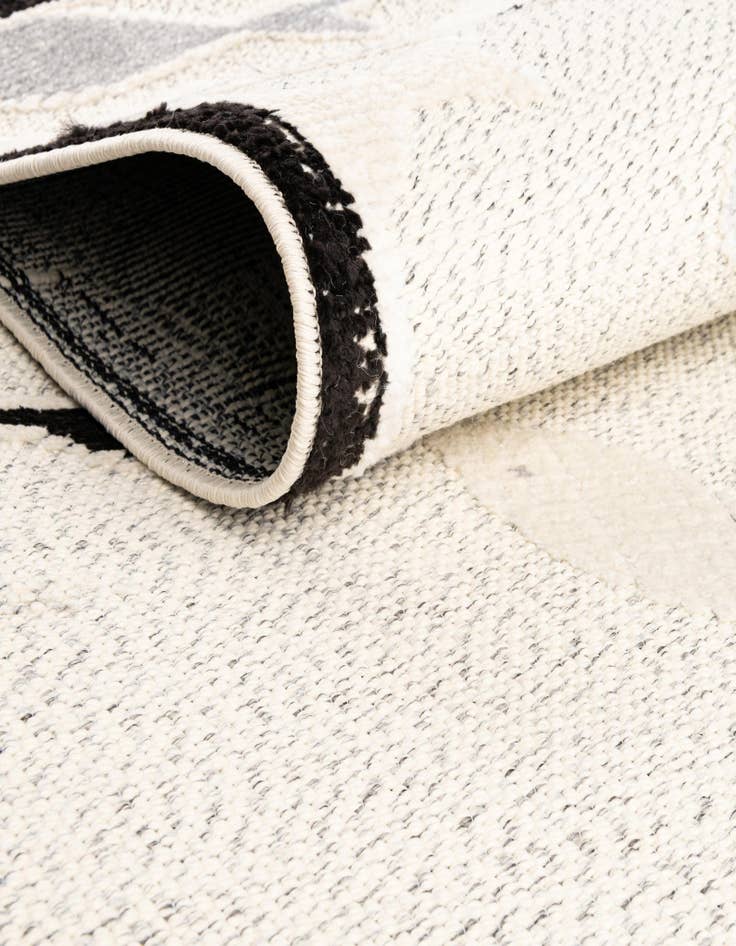 Detail image of  5' 3 x 7' 7  Washable  Indoor / Outdoor Rug