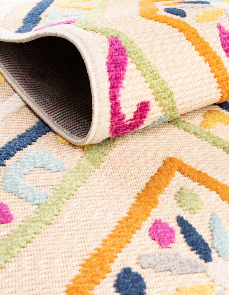 Detail image of  7' 3 x 9' 10  Washable  Indoor / Outdoor Rug