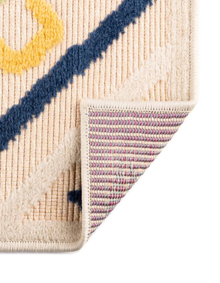 Detail image of  7' 3 x 9' 10  Washable  Indoor / Outdoor Rug