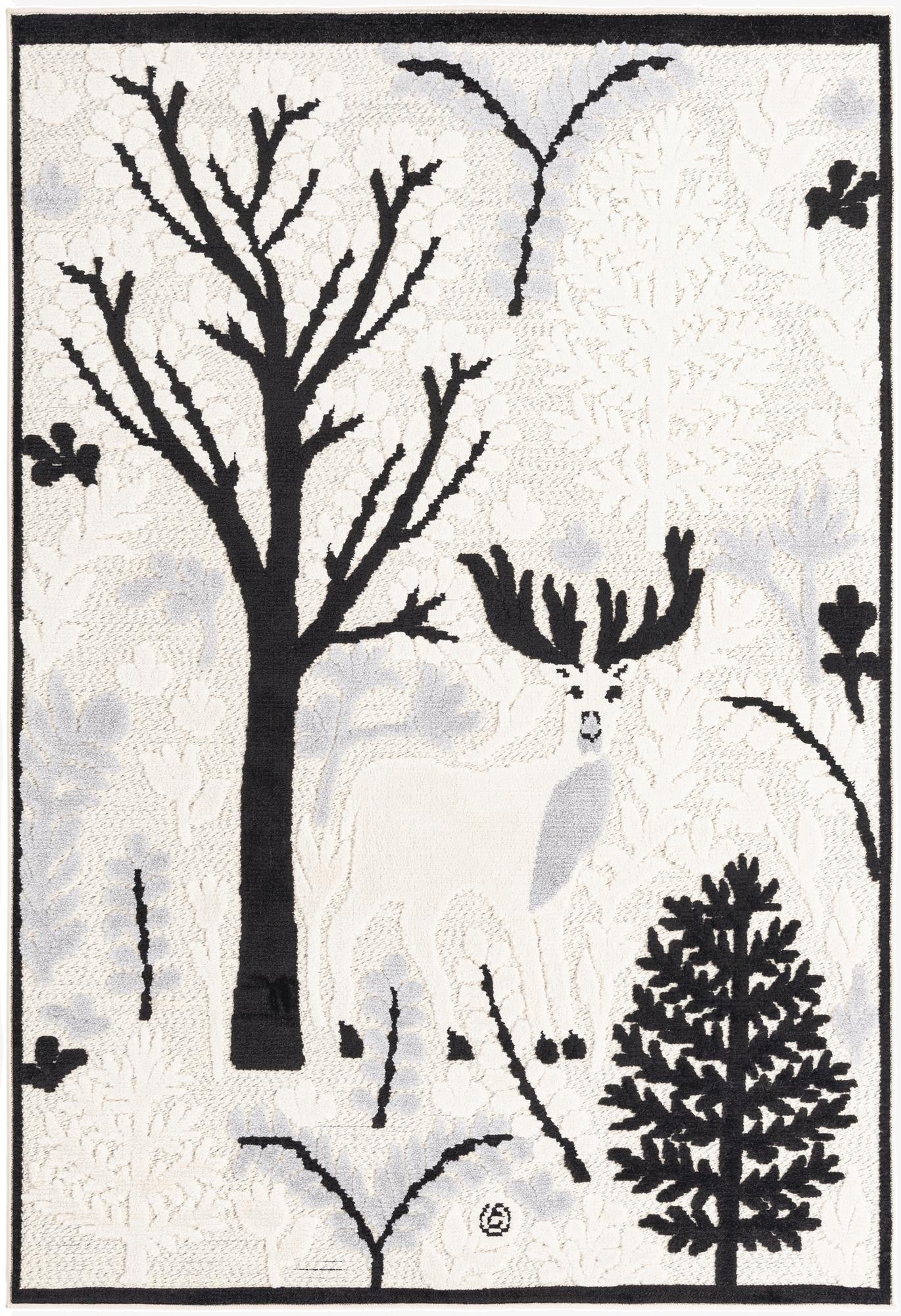  5' 3 x 7' 7  Washable  Indoor / Outdoor Rug