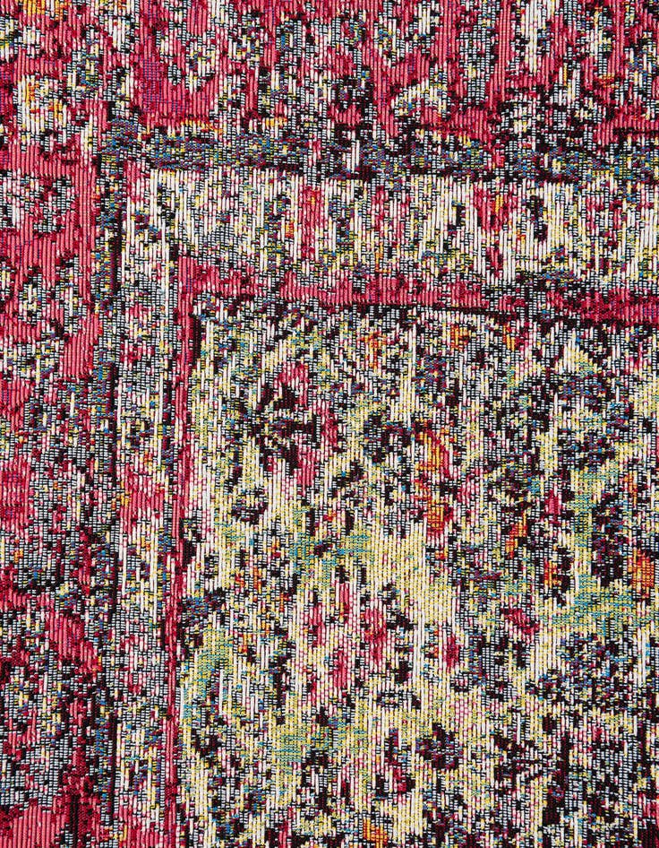 Detail image of  5' 2 x 7' 5  Washable Traditional Indoor / Outdoor Rug