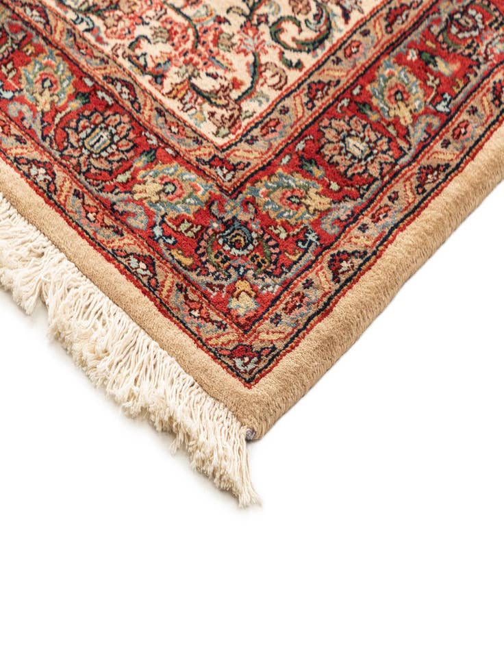 Detail image of  4' 5 x 6'  Hand Knotted Sarough Wool Rug