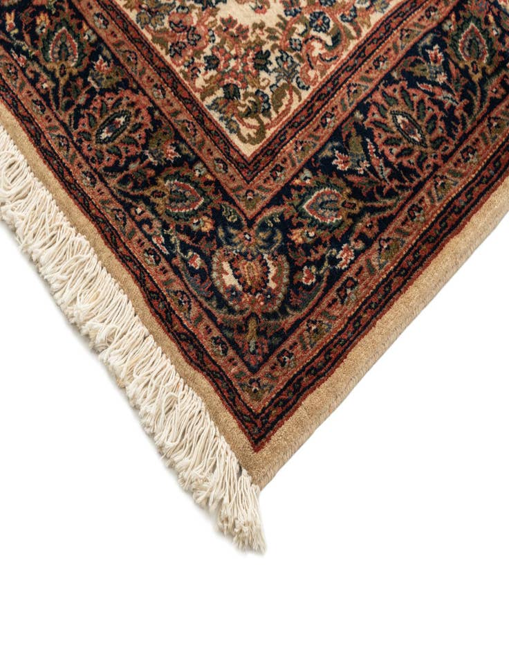 Detail image of  4' x 6'  Hand Knotted Sarough Wool Rug