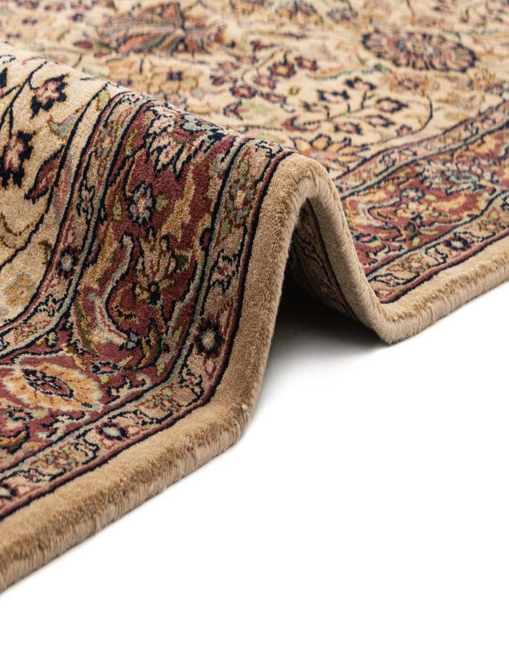 Detail image of  4' 3 x 6' 2  Hand Knotted Sarough Oriental Wool Rug