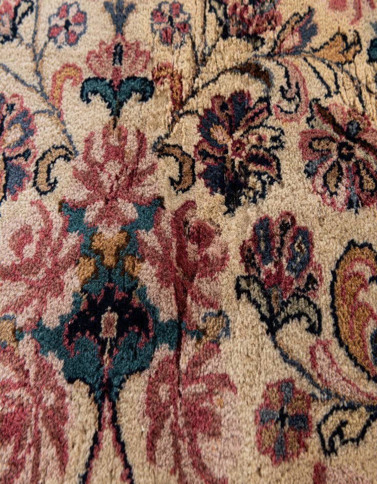 Detail image of  8' 4 x 11' 7  Hand Knotted Sarough Wool Rug