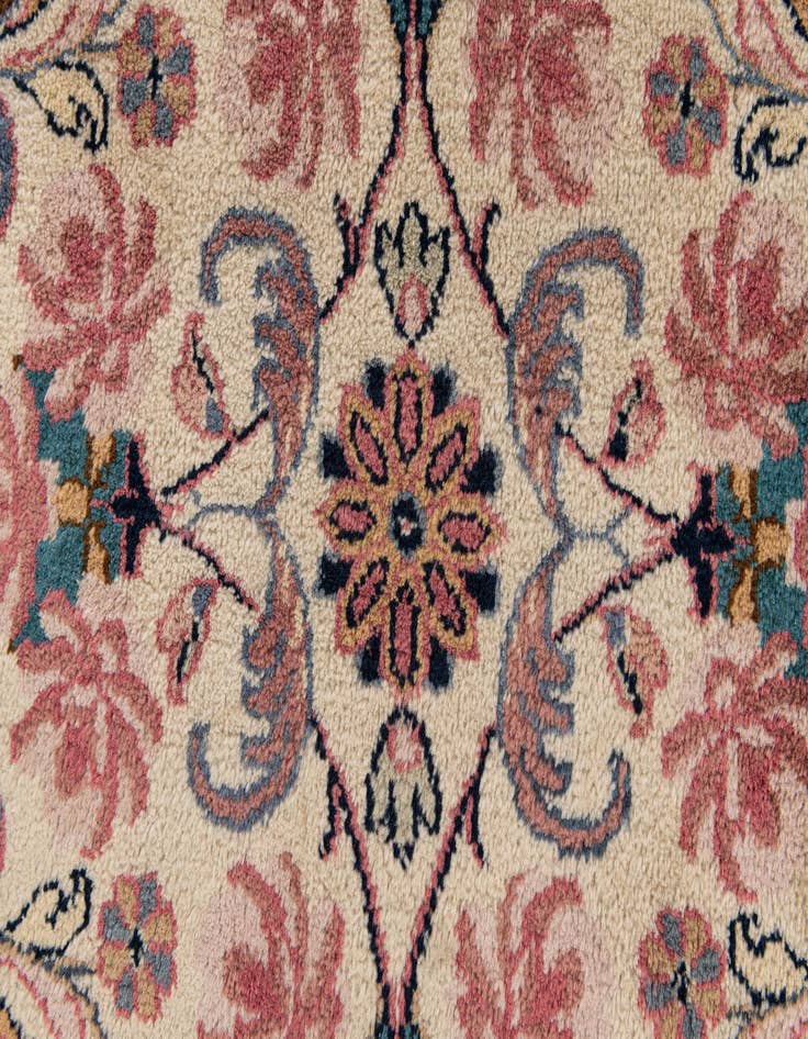 Detail image of  8' 4 x 11' 7  Hand Knotted Sarough Wool Rug