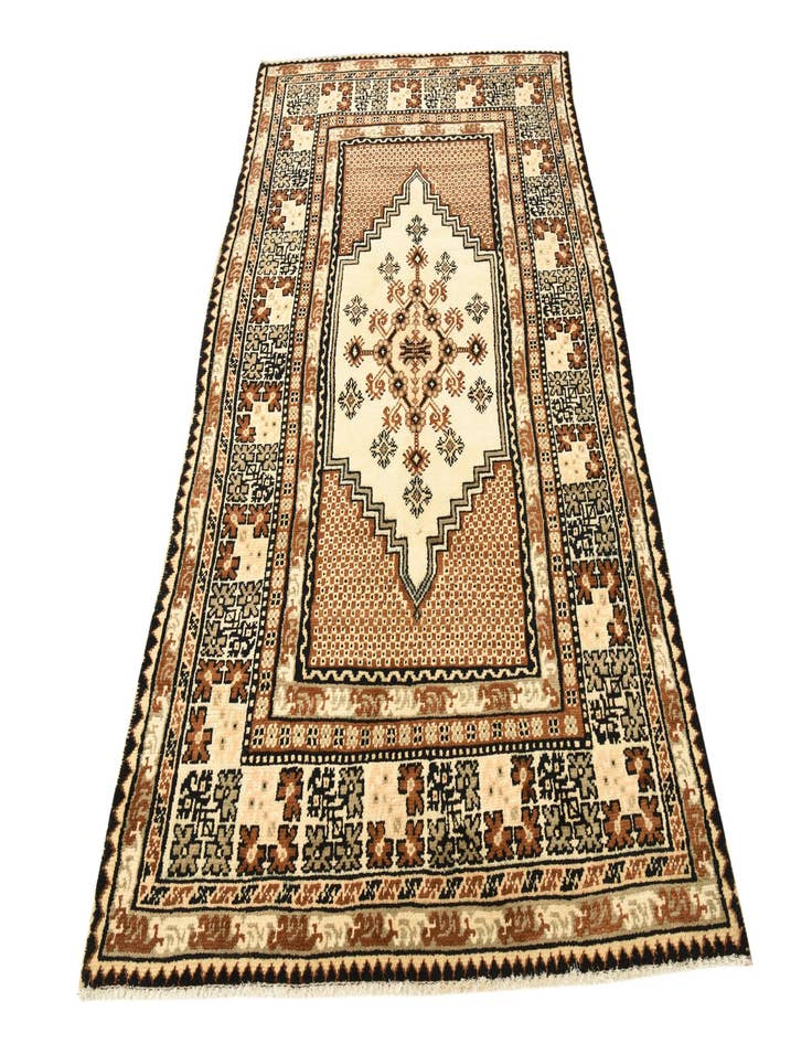 Detail image of  4' 10 x 8'  Hand Knotted Shiraz Persian Wool Rug