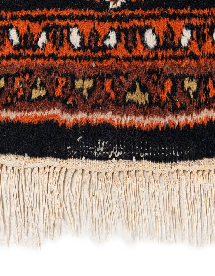 Detail image of  6' 8 x 10'  Hand Knotted Shiraz Wool Rug