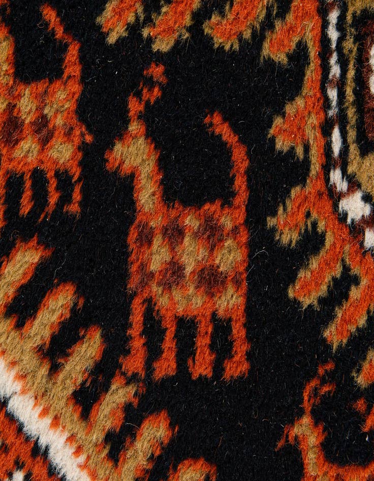 Detail image of  6' 8 x 10'  Hand Knotted Shiraz Wool Rug