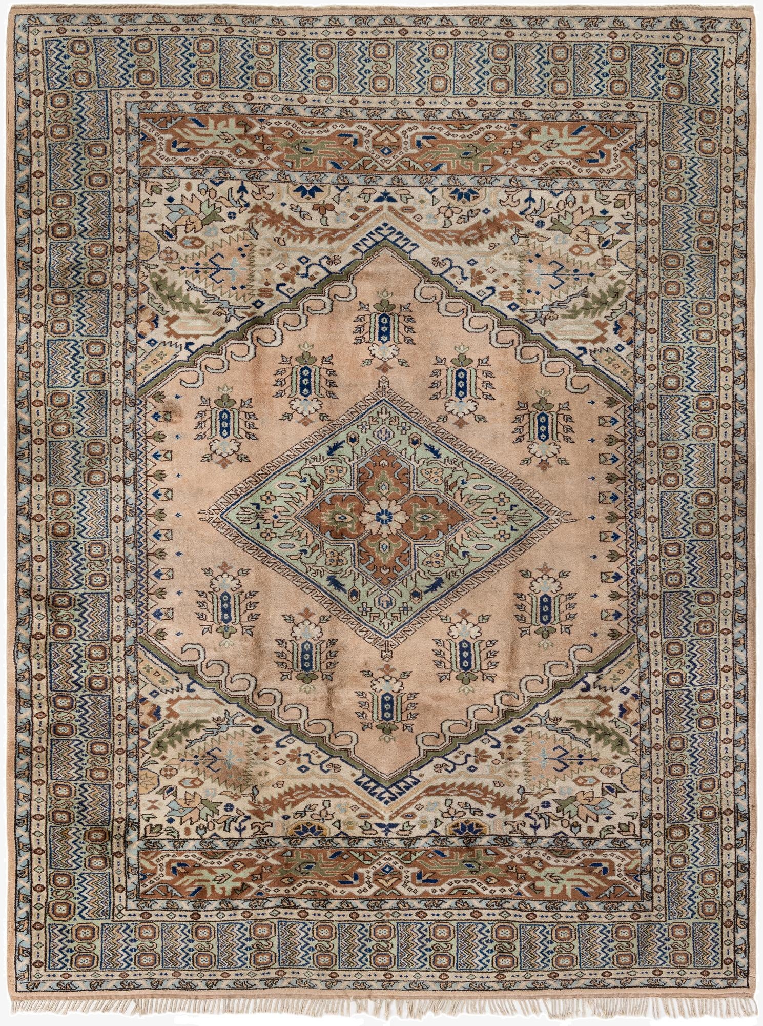  7' 4 x 9' 10  Hand Knotted Shiraz Wool Rug