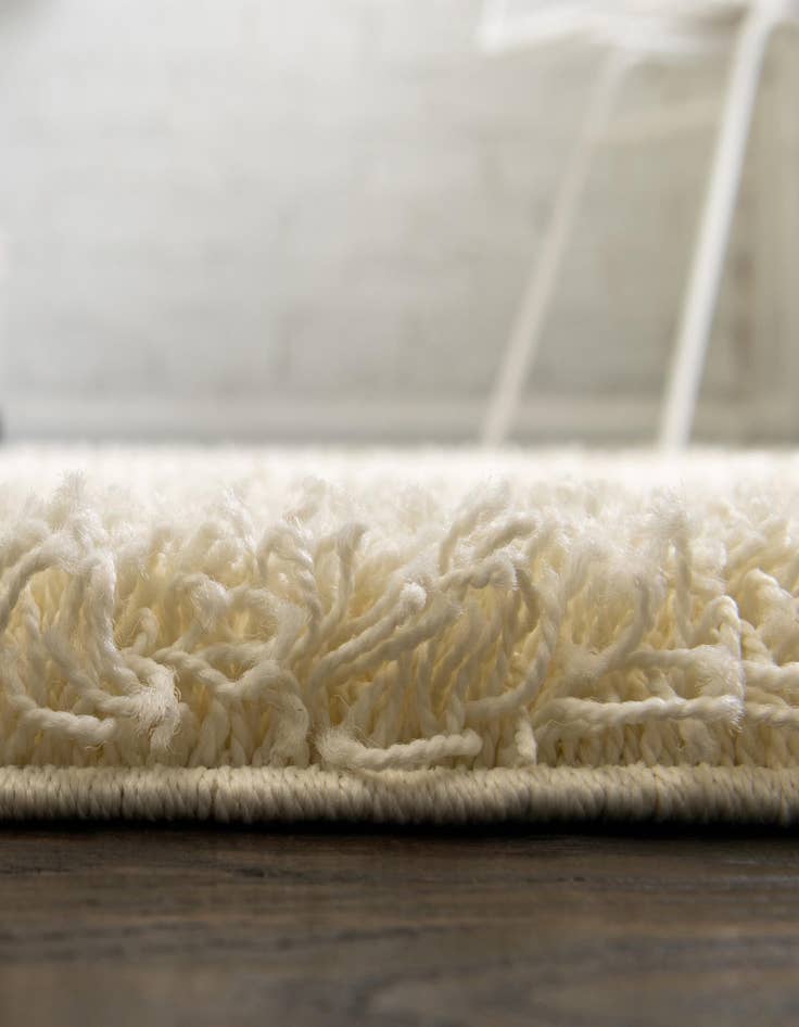Detail image of  4' x 6' Solid Shag Rug