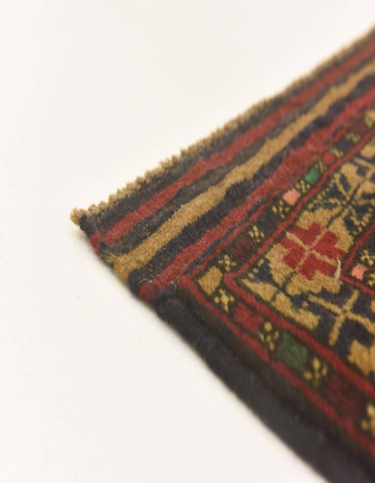 Detail image of  3' x 4' 7  Hand Knotted Sumak Wool Rug