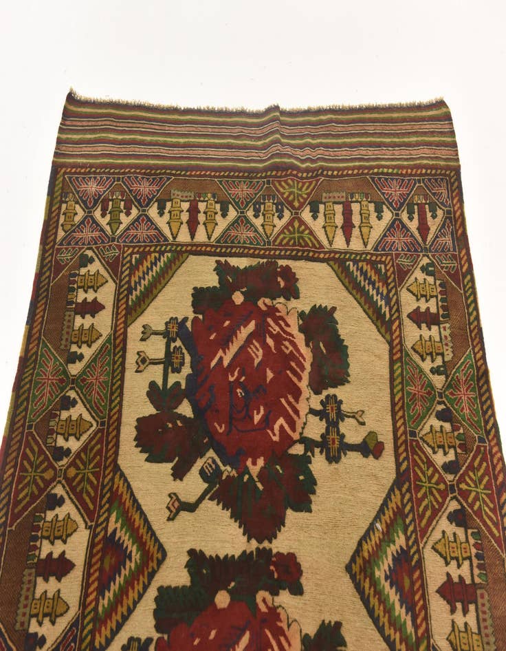 Detail image of  4' 2 x 6'  Hand Knotted Sumak Wool Rug