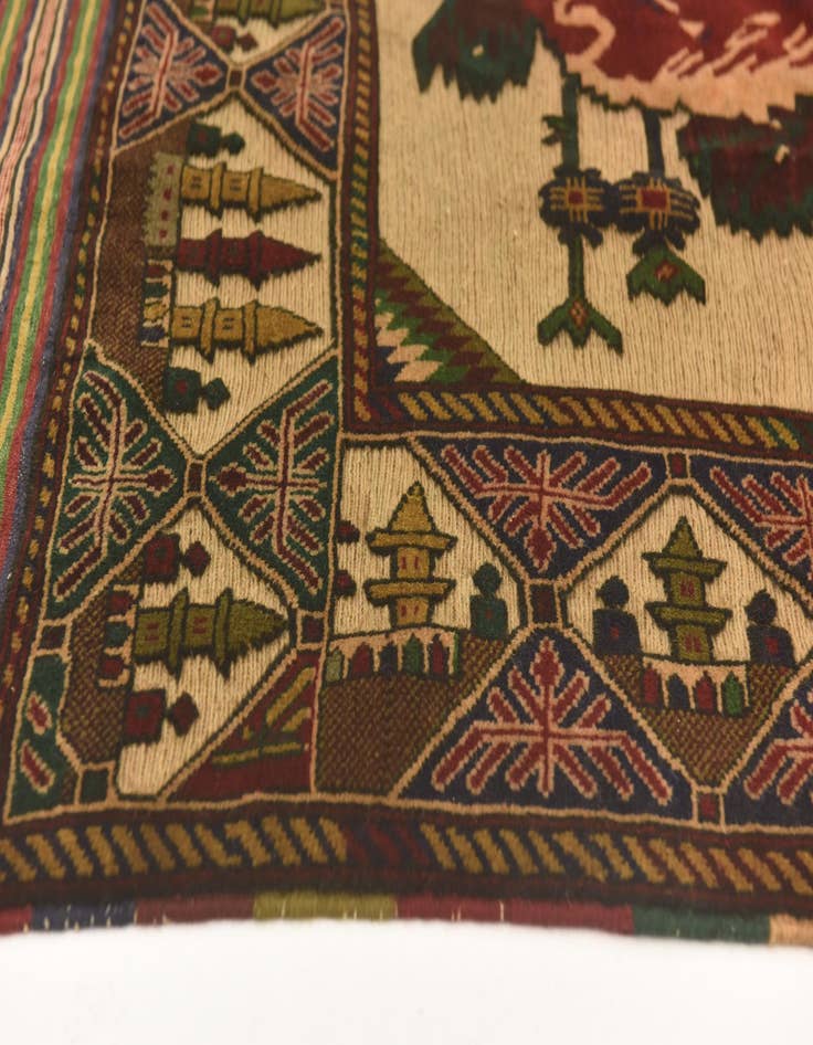 Detail image of  4' 2 x 6'  Hand Knotted Sumak Wool Rug