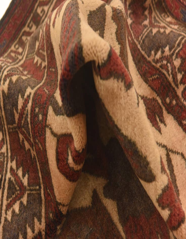 Detail image of  4' 5 x 6'  Hand Knotted Sumak Wool Rug