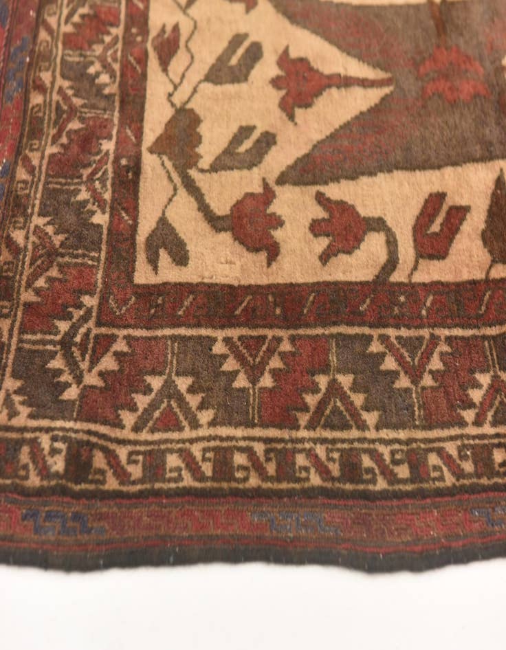 Detail image of  4' 5 x 6'  Hand Knotted Sumak Wool Rug