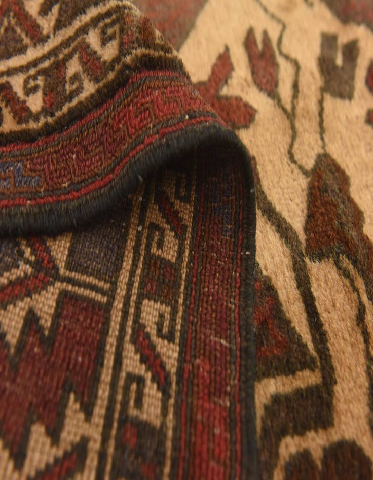 Detail image of  4' 5 x 6'  Hand Knotted Sumak Wool Rug