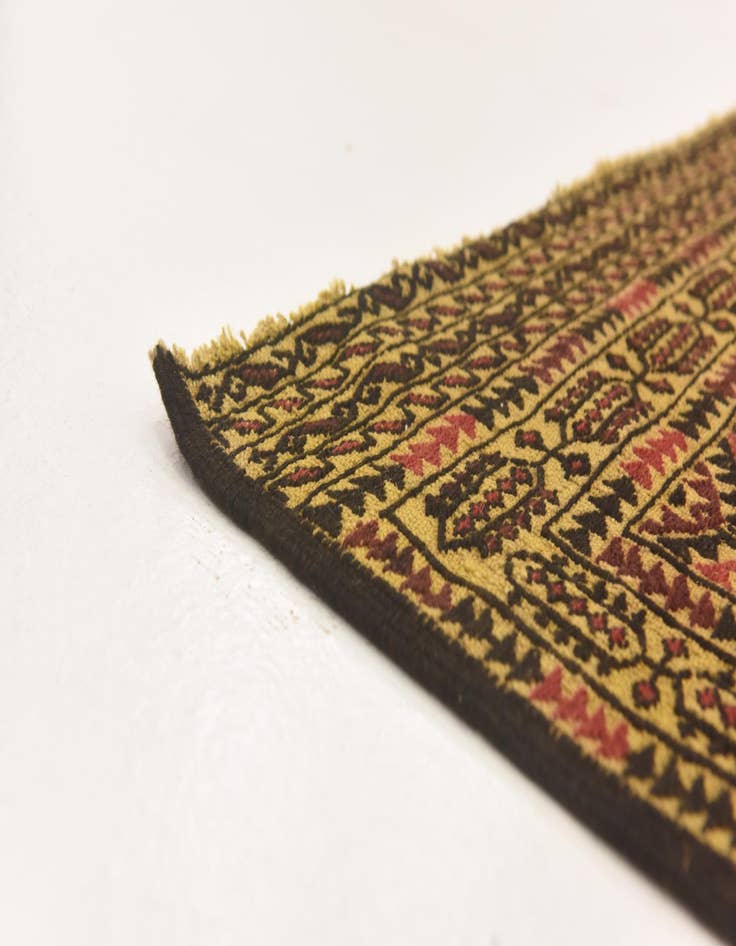 Detail image of  4' 2 x 6' 5  Hand Knotted Sumak Wool Rug