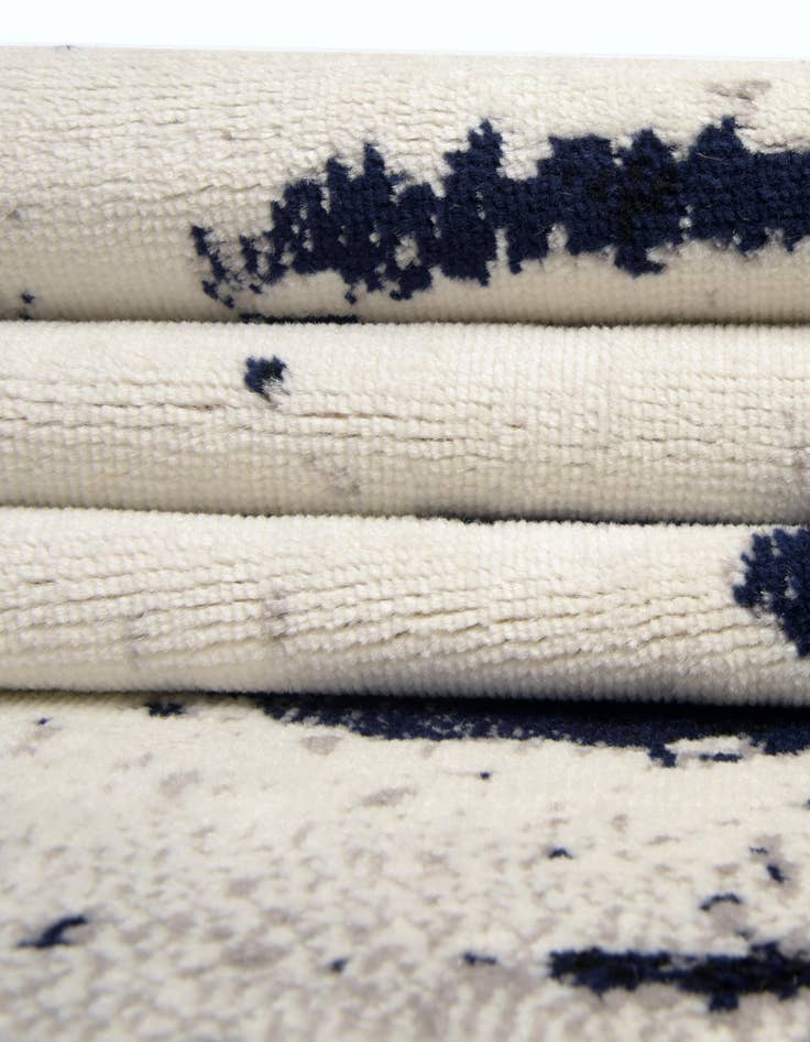 Detail image of  4' x 6' Sydney Rug