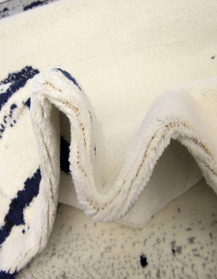 Detail image of  4' x 6' Sydney Rug