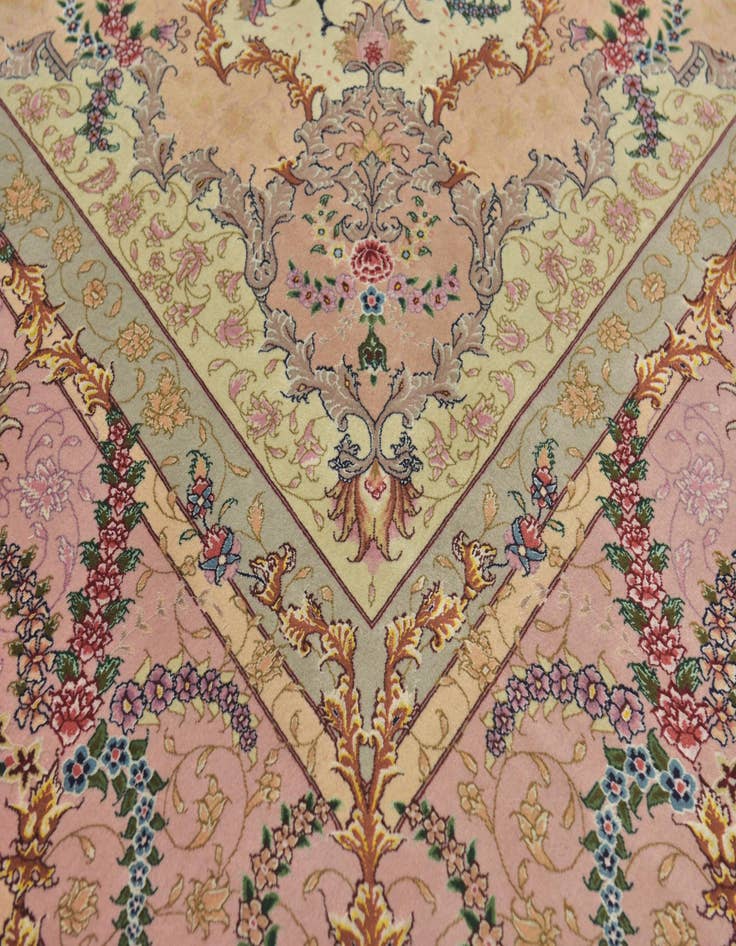 Detail image of  9' 10 x 13'  Hand Knotted Tabriz Persian Rug