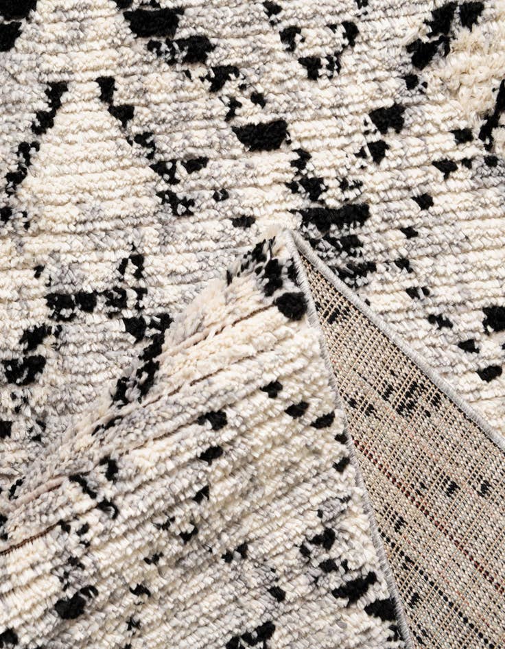 Detail image of  4' x 6' Tucson Rug