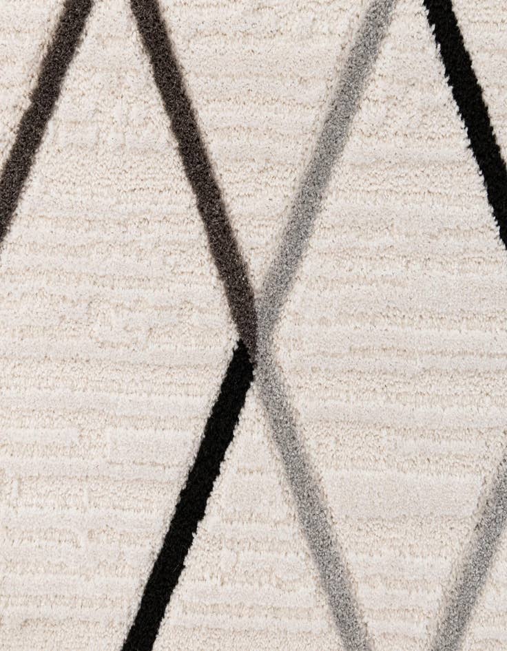 Detail image of Jill Zarin 5' 3 x 7' 8 Uptown Rug