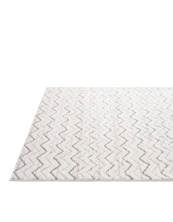 Detail image of Jill Zarin 5' x 7' 6 Uptown Rug