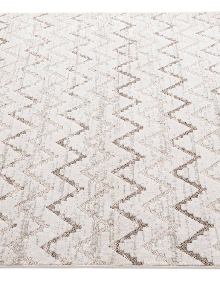 Detail image of Jill Zarin 5' x 7' 6 Uptown Rug